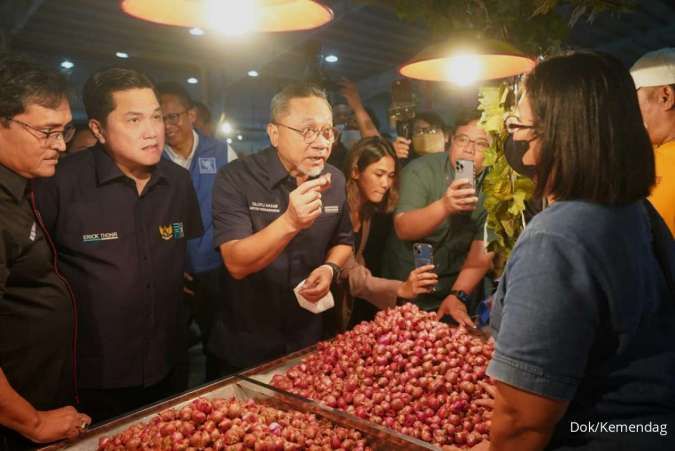 Tinjau Pasar Raya MMTC, Mendag Zulkifli Hasan: Stok dan Harga Bapok di Medan Stabil