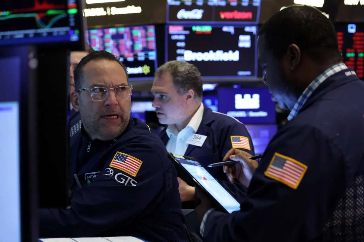 Bursa AS Sempat Rebound pada Perdagangan Senin Tapi Ambruk Lagi, Ini Pemicunya