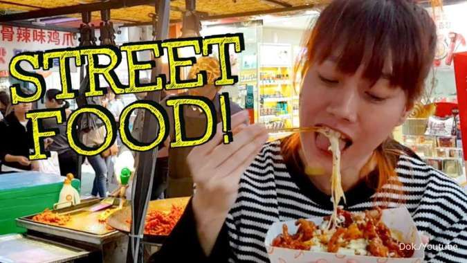 5 Food Vlogger Indonesia Ini Suka Review Makanan Sampai Bikin Ngiler