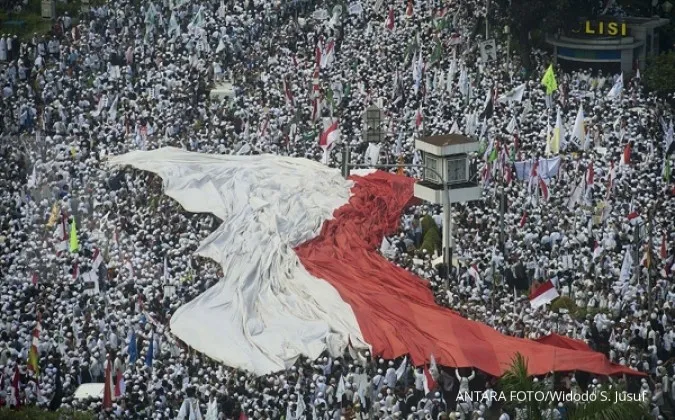 Demonstrators insist to meet Jokowi