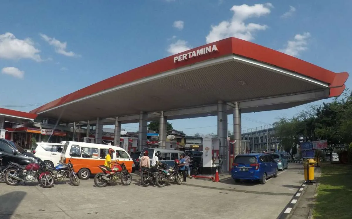 Bila Jokowi Jadi Menaikkan Harga BBM, Ini Kekhawatiran Ekonom 