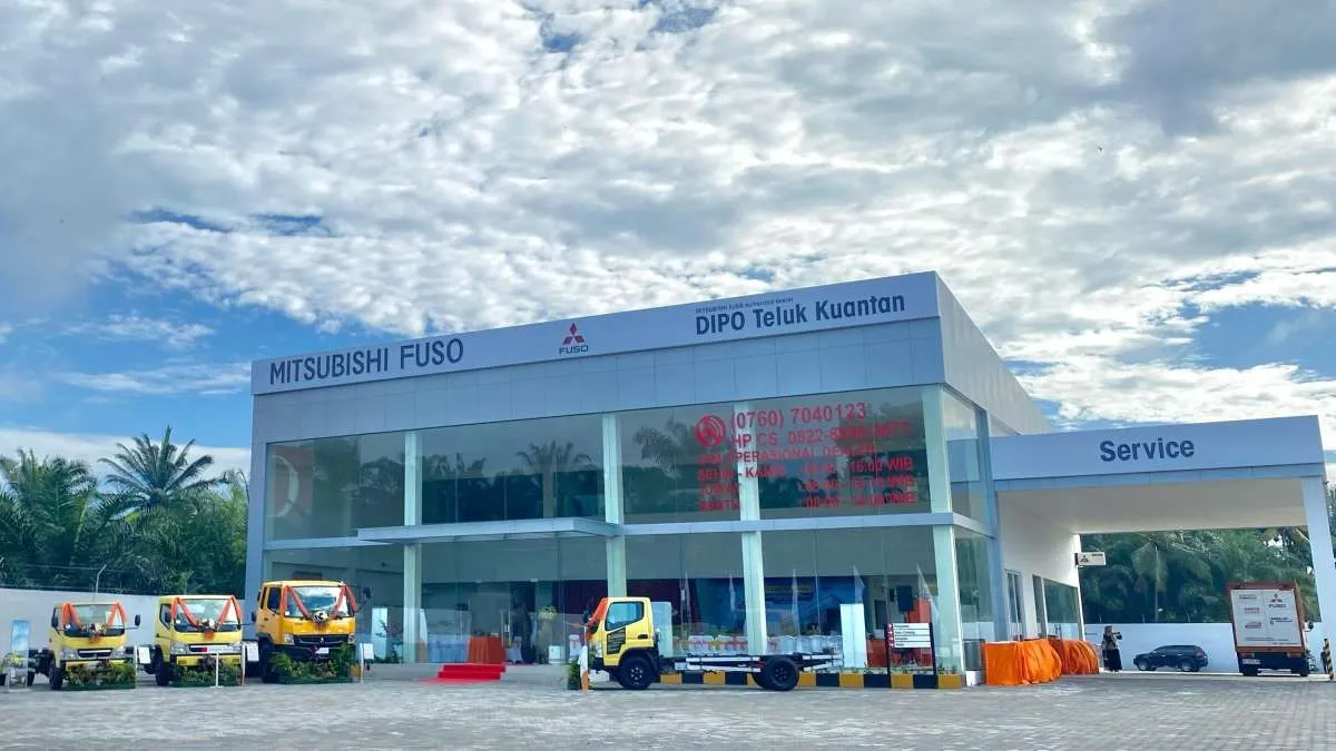 Mitsubishi Fuso Resmikan Diler PT DIPO Internasional Pahala Otomotif di Teluk Kuantan