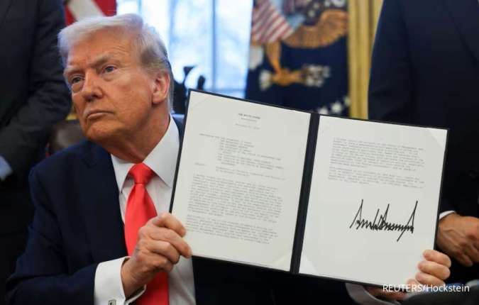 Tanda Tangan Trump Akan Muncul di Uang Dolar AS, Akhiri Tradisi 165 Tahun