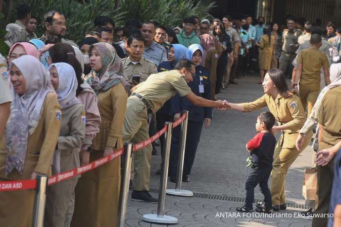 Gaji Pegawai Negeri Sipil Akan Naik Lagi Tahun Depan