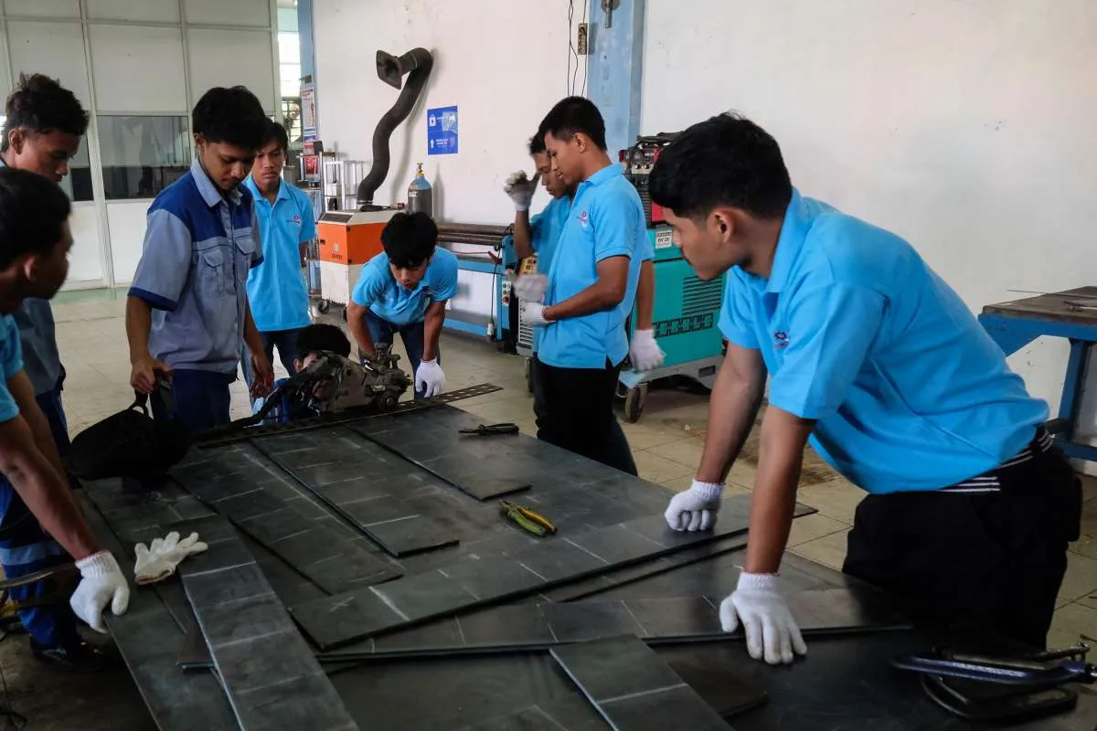 Sektor Manufaktur Melambat, Serikat Pekerja Sarankan Tekan Impor & Pacu Daya Beli