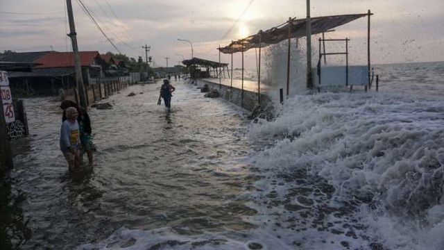 Daftar 16 Daerah Berpotensi Dilanda Banjir Rob Hingga 4 April