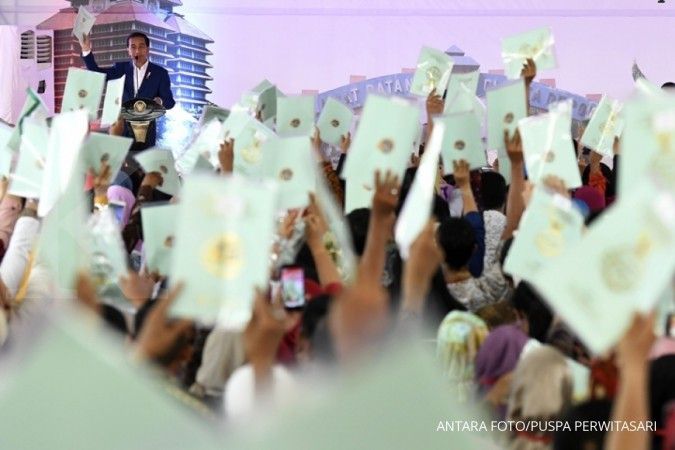 Jokowi bagikan 5.000 sertifikat tanah ke warga di Jakarta Timur