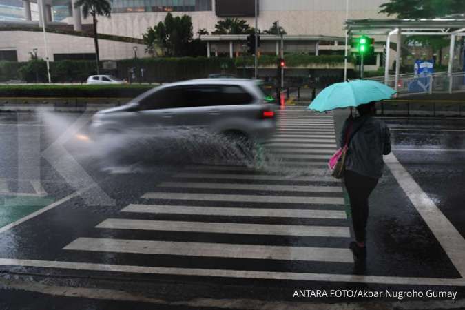 Cuaca hari ini di Jabodetabek hujan ringan hingga lebat, tetap bawa payung