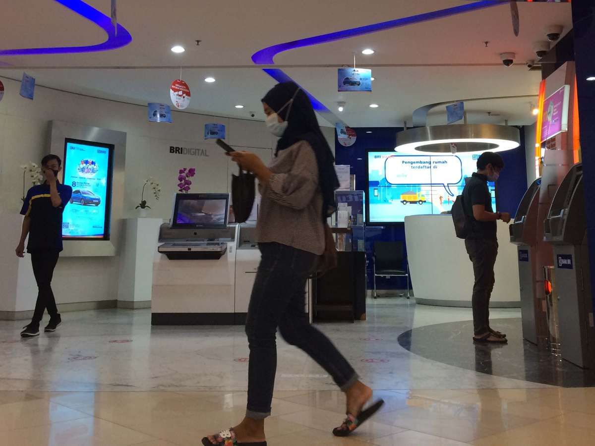 Pasar Modal Mengejar Kredit Bank