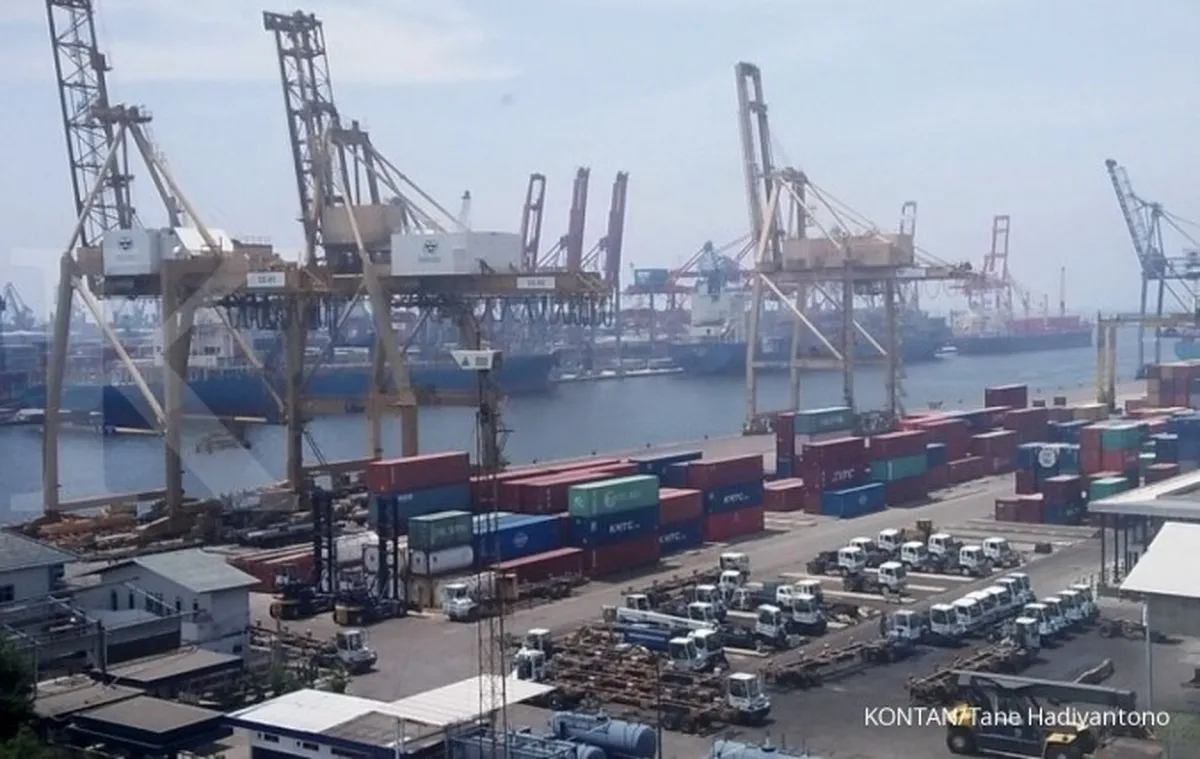 Ekonom BCA Ramal Neraca Dagang RI Surplus US$ 2,45 Miliar pada April 2025