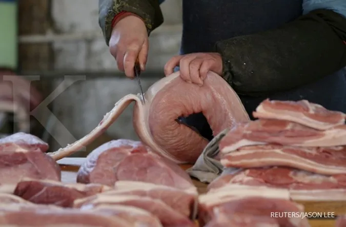 U.S. tells exporters to report pig carcass sales as China buying soars