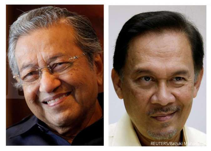 Raja panggil Mahathir di tengah pertarungan dengan Anwar menjadi perdana menteri