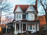 Desain Rumah Modern Bisa Terlihat Kuno! Hindari Kesalahan Penataan Permadani Ini