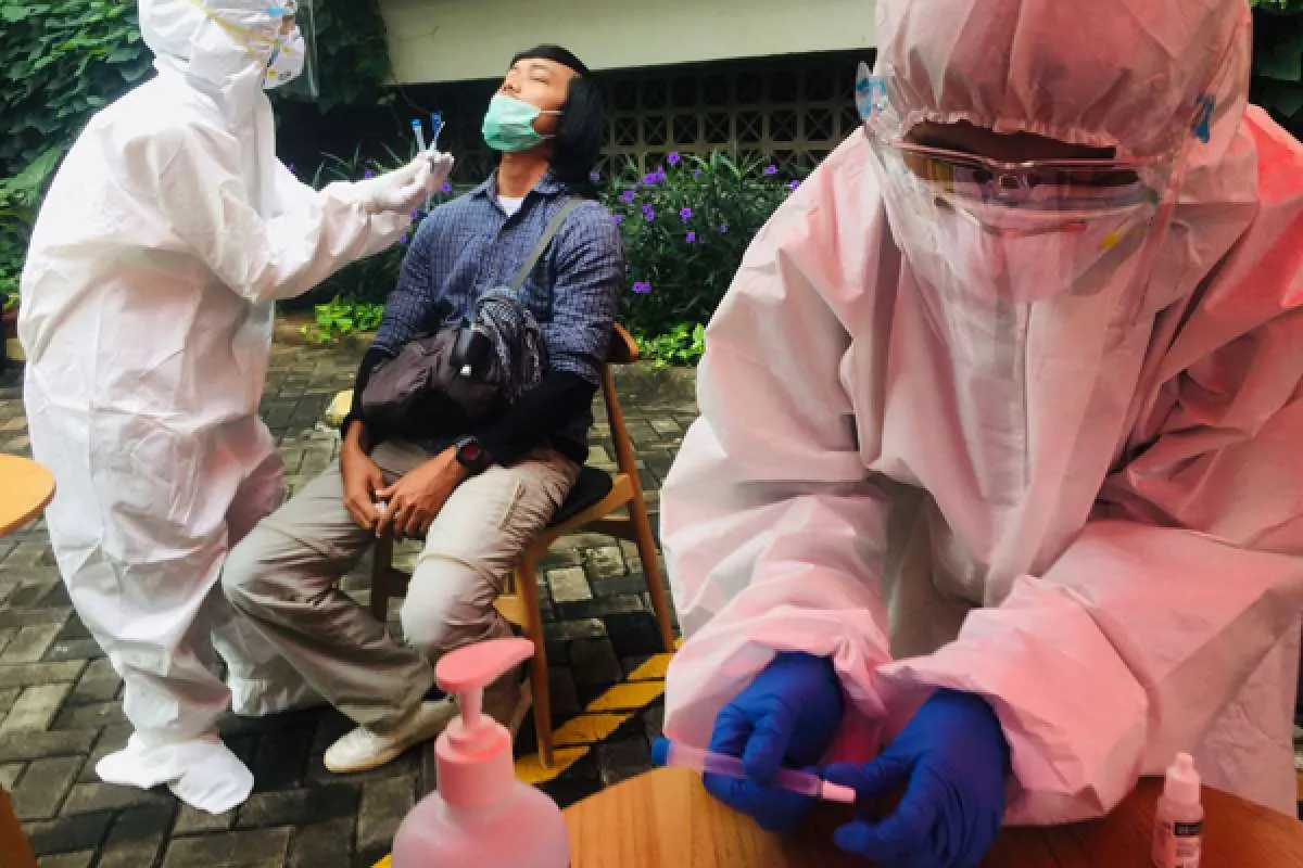Cegah penularan virus corona di rumah, pahami urutan gejala Covid-19