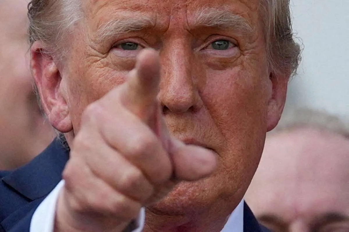 Trump Ancam Tarik Pajak Tambahan bagi Negara Pembeli Minyak Rusia