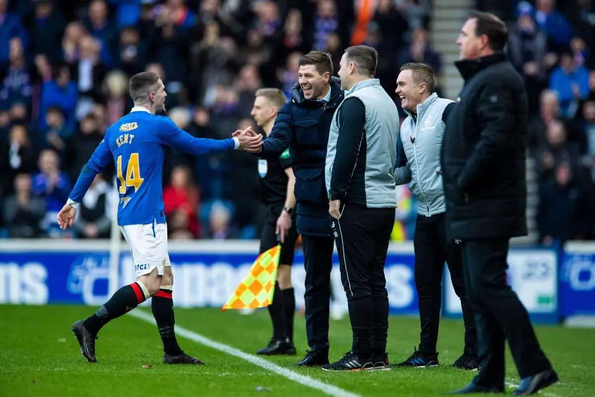 Steven Gerrard dan Frank Lampard masuk radar Aston Villa jadi pengganti Dean Smith