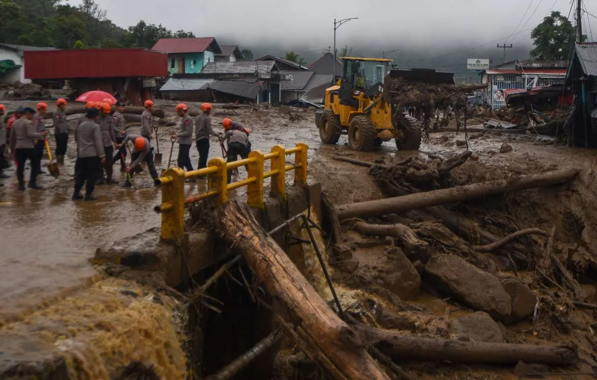 Banjir Bandang Solok Ditangani, Mendagri: Rp 38 Triliun Cair untuk Rehabilitasi