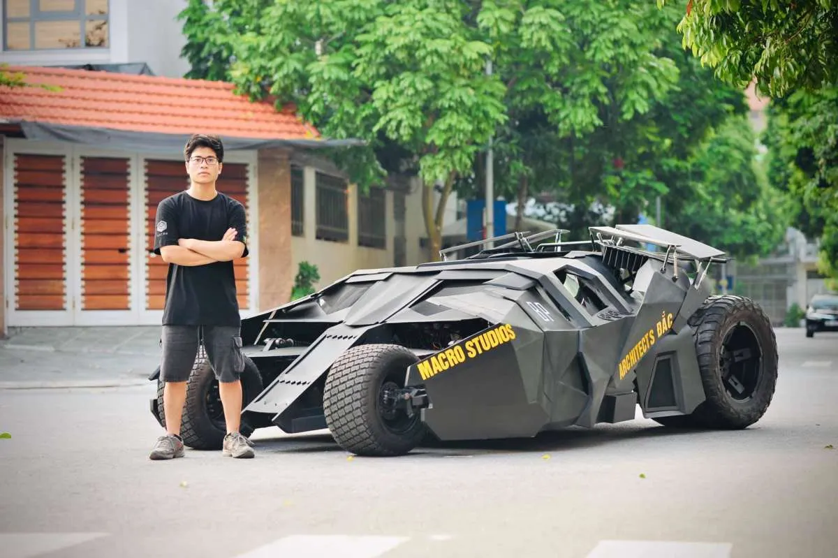 Pemuda ini rakit modifikasi Batmobile selama 10 bulan, segini ongkosnya.