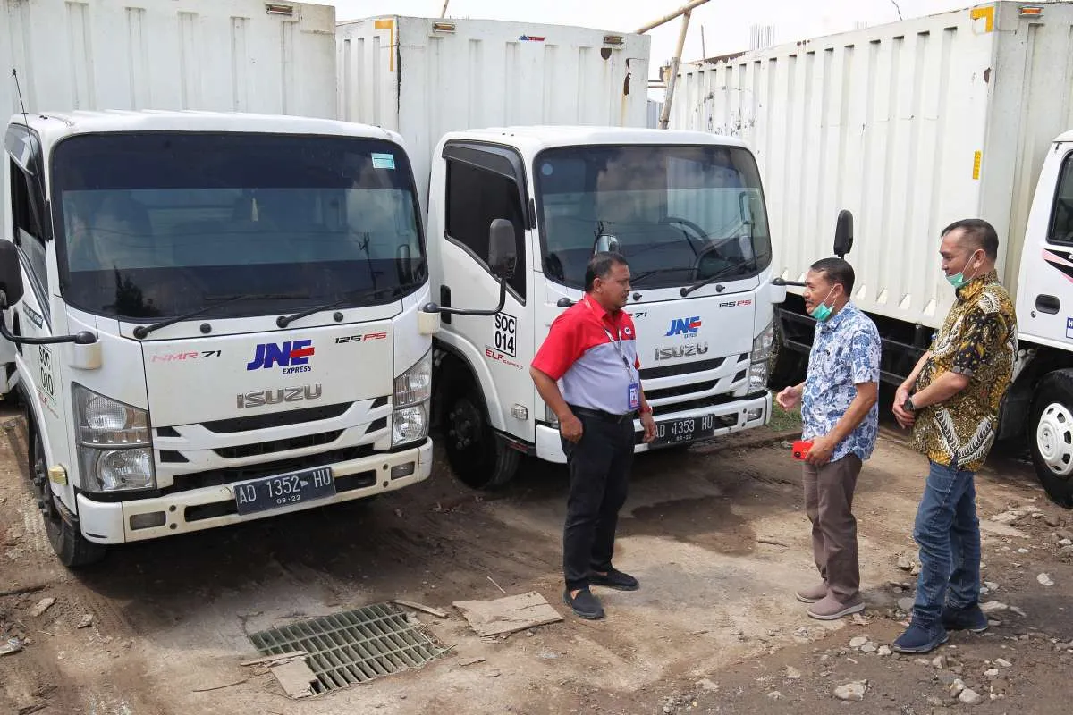 Bisnis logistik dan jasa kurir menggeliat di tengah pandemi