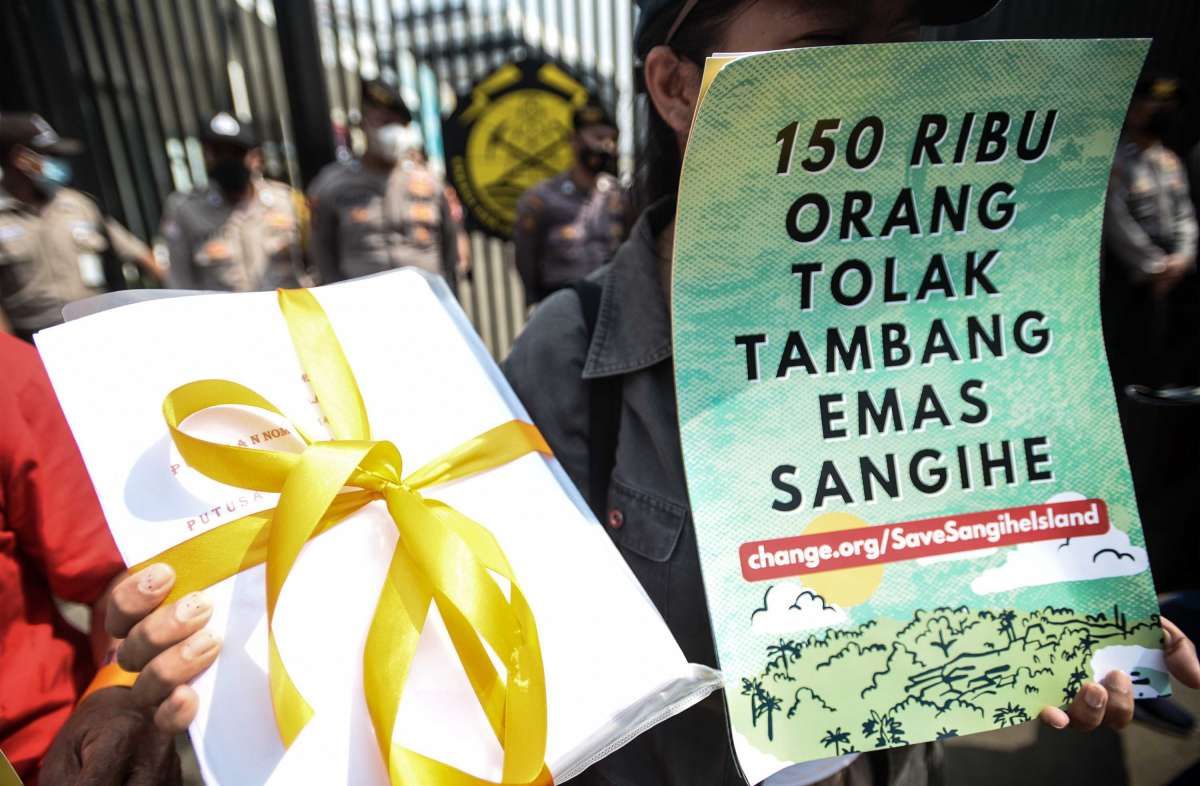 Aksi Tolak Tambang Emas Sangihe
