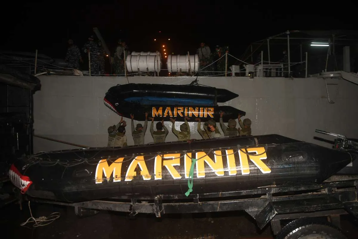 Cari pesawat Sriwijaya Air, TNI AL mengerahkan kapal perang dan Pasukan Katak