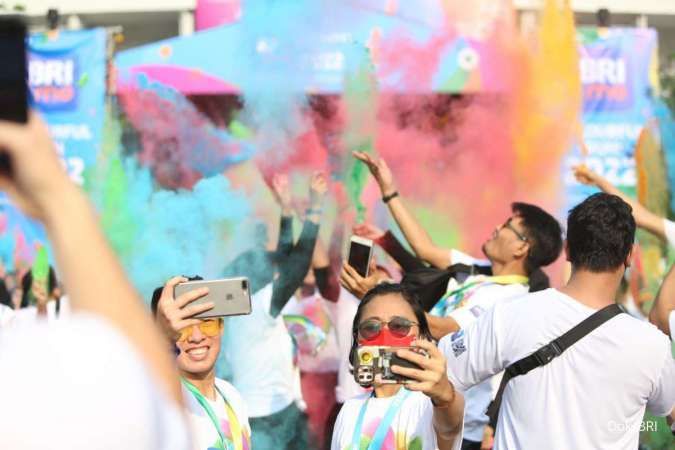 BRI Catat 5.000 Pelari Semarakkan BRImo Colourful Run 2022