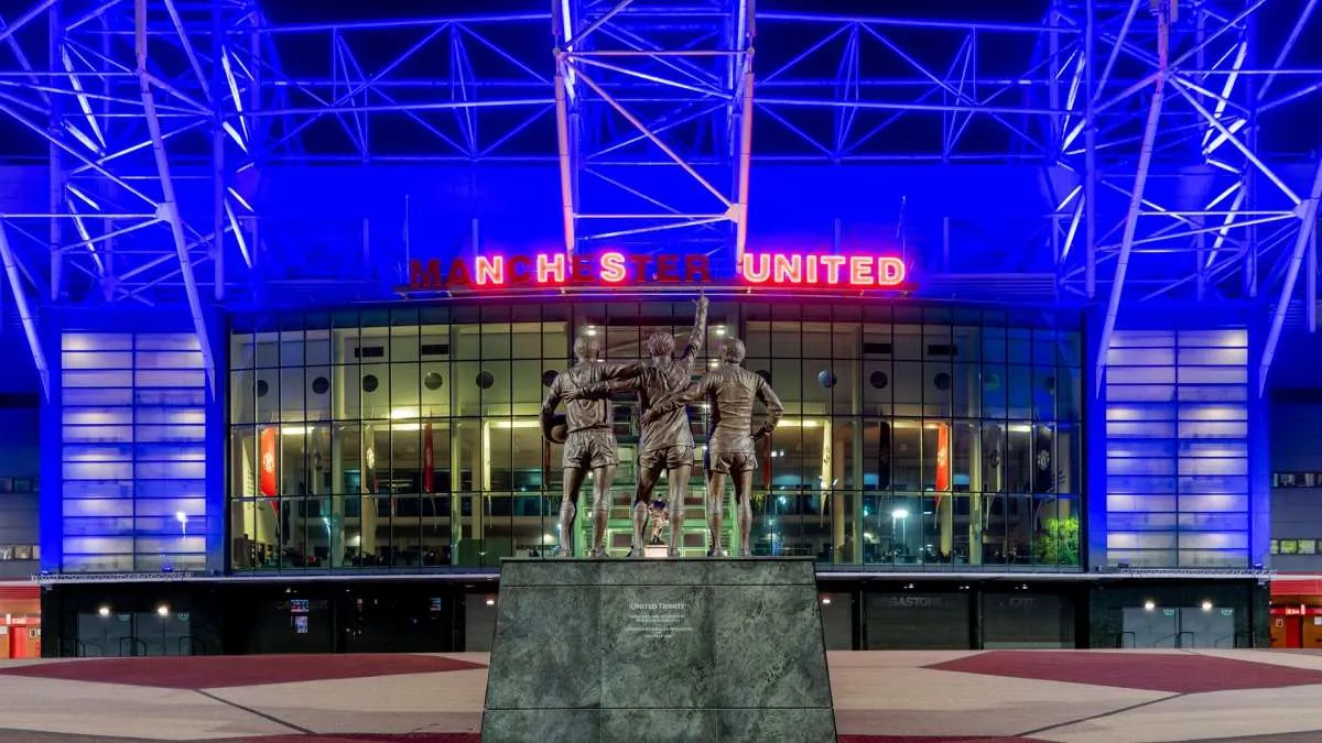 Keluarga Glazer dikabarkan siap jual Manchester United dengan harga Rp 80,5 triliun