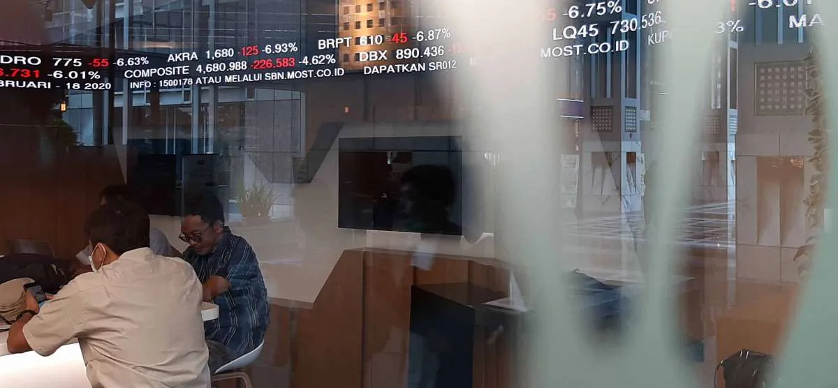Tiga saham bank big caps jadi pemberat IHSG, ini kata analis