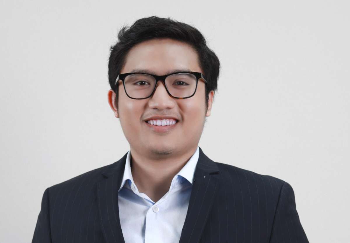 Menakar Perbedaan Arah Suku Bunga Acuan