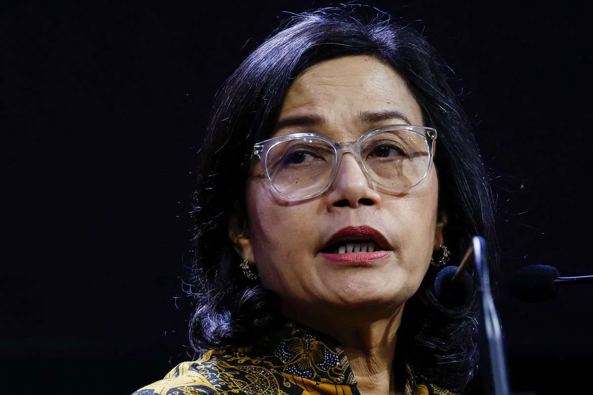 Sri Mulyani Hanya Tersenyum Saat Ditanya Isu Bakal Mundur dari Kabinet Prabowo-Gibran