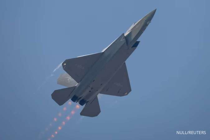 China Hadirkan Jet Siluman J-35 di Kapal Induk, Tantang Dominasi F-35 AS