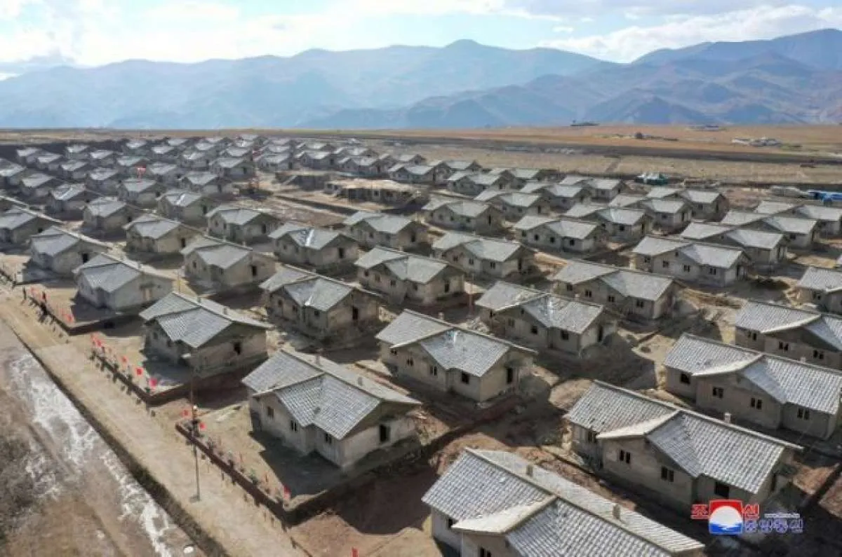 Kim Jong Un janji bangun puluhan ribu rumah baru bagi penduduk terdampak badai