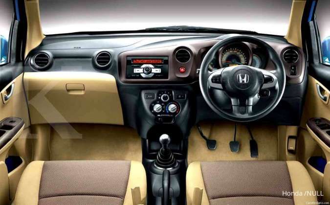 Harga mobil bekas Honda Brio (Interior)