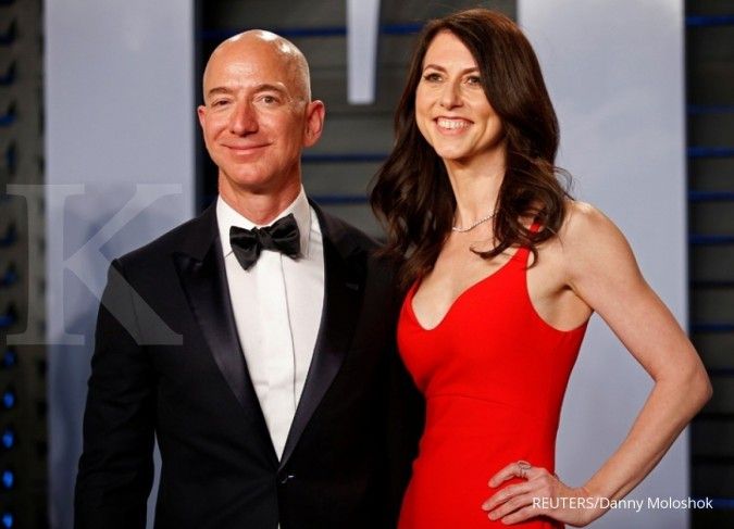 Bagi harta gana-gini, Jeff Bezos mempertahankan kontrol suara Amazon