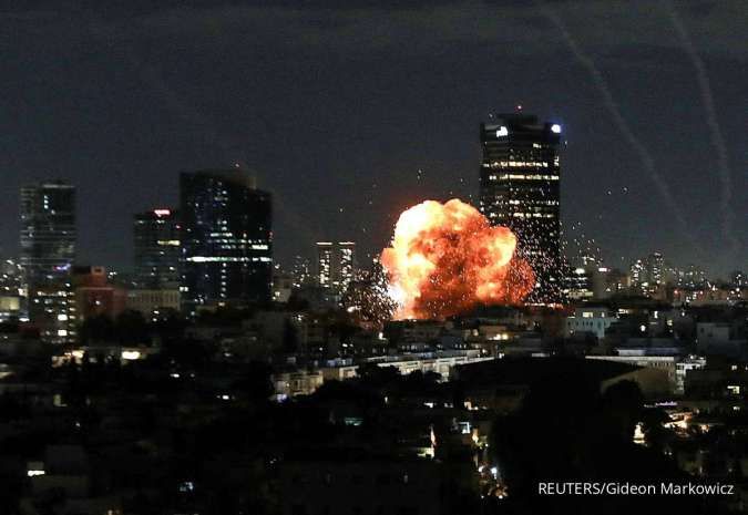 Iran Serang Tel Aviv Israel dengan Hulu Ledak Klaster, Balas Kematian Ali Larijani