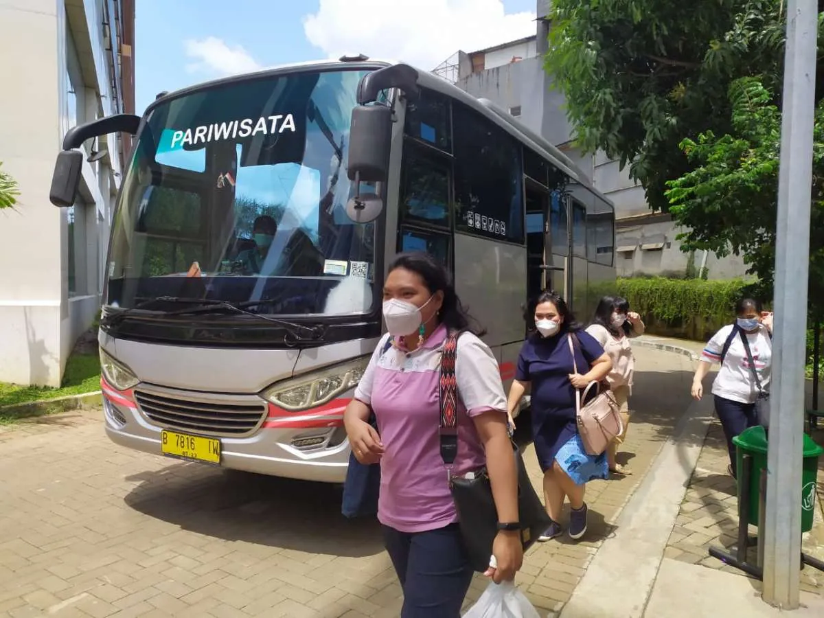 Weha Transportasi (WEHA) berangkatkan ratusan penumpang untuk liburan