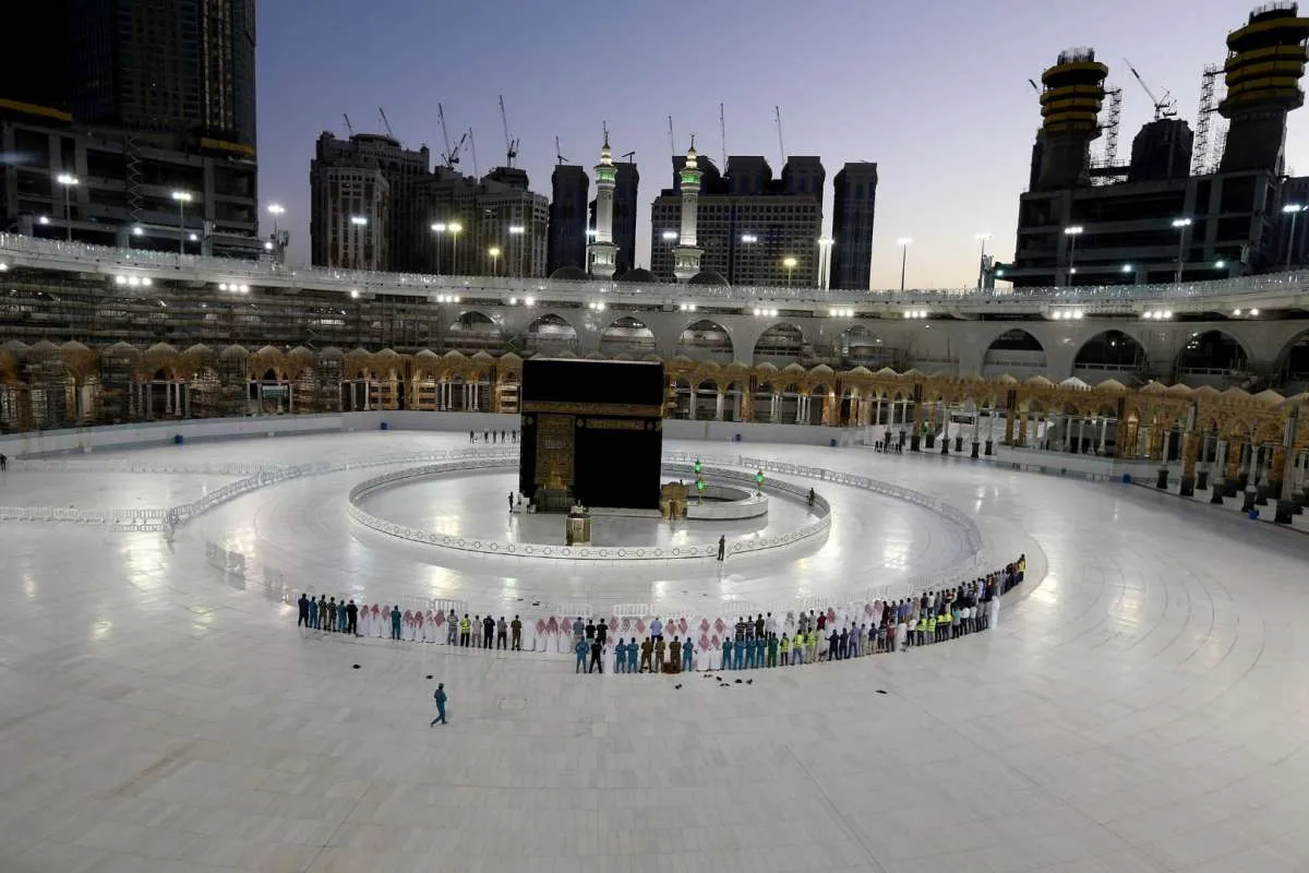Arab Saudi akan mengakhiri jam malam pada 21 Juni, namun kota suci Mekah dikecualikan