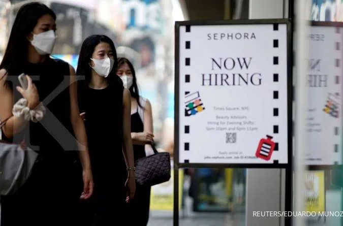 US Job Growth Blows Past Expectations; Unemployment Rate Falls to 3.8%
