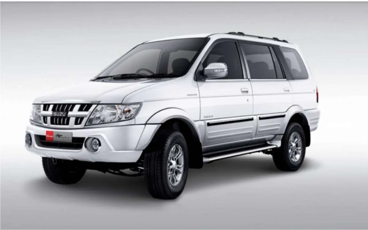 Makin murah di bawah Rp 100 juta, cek harga mobil bekas Isuzu Panther rilisan 2006