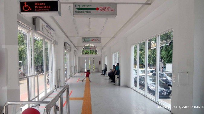 Ahok ingin halte TransJakarta-stasiun KRL nyambung