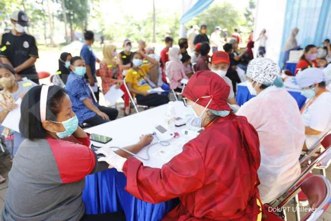 Unilever Indonesia Gelar Sentra Vaksinasi bagi 1.000 Anggota Komunitas Pemulung di Bantar Gebang