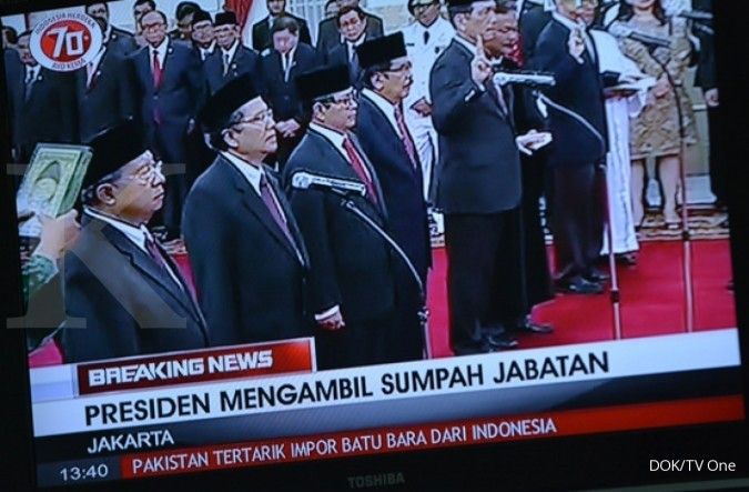 Jokowi resmi rombak posisi 5 menteri dan seskab