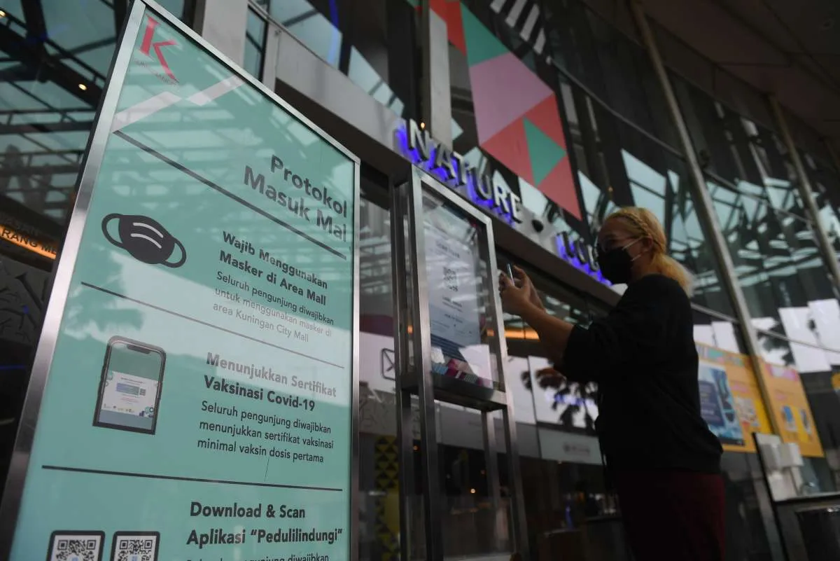 Ingin berkunjung ke pusat perbelanjaan, ini syaratnya