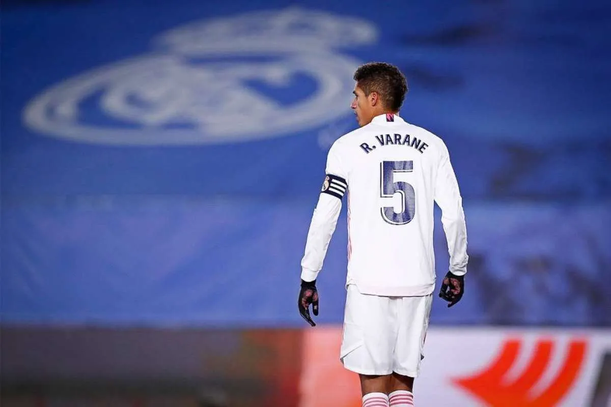 Manchester United jadi yang terdepan boyong Raphael Varane dari Real Madrid
