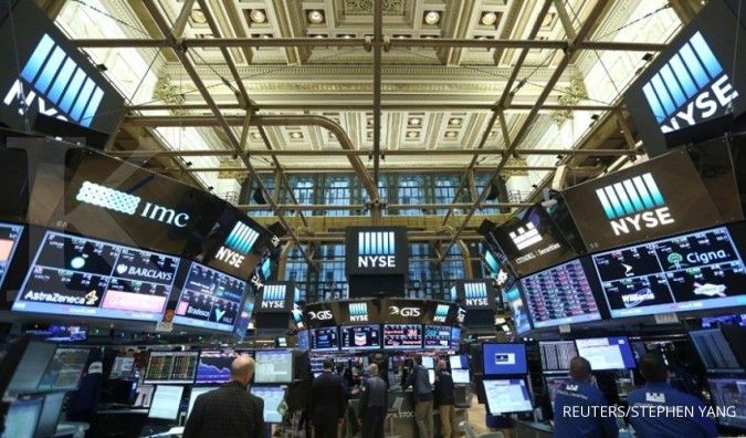 Wall Street melompat tinggi di hari pertama 2017