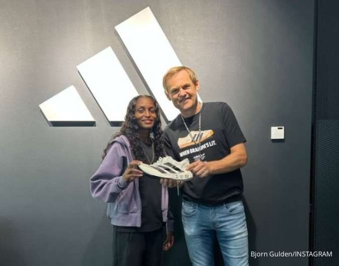 Adidas Banderol Sepatu Adizero Adios Pro Evo 1 yang Dipakai Tigist Assefa US$500