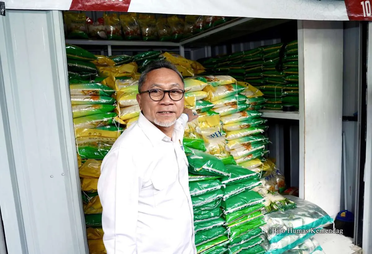 Kunjungi Pasar Genteng Baru Surabaya, Mendag: Harga Bapok Stabil & Pasokan Melimpah