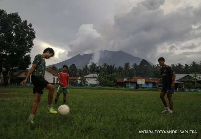 Upaya Evakuasi Warga di Radius Bahaya Erupsi Gunung Ibu Terus Dilakukan