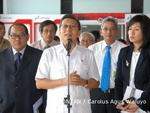 Wakil Presiden Boediono saksikan operasi katarak massal
