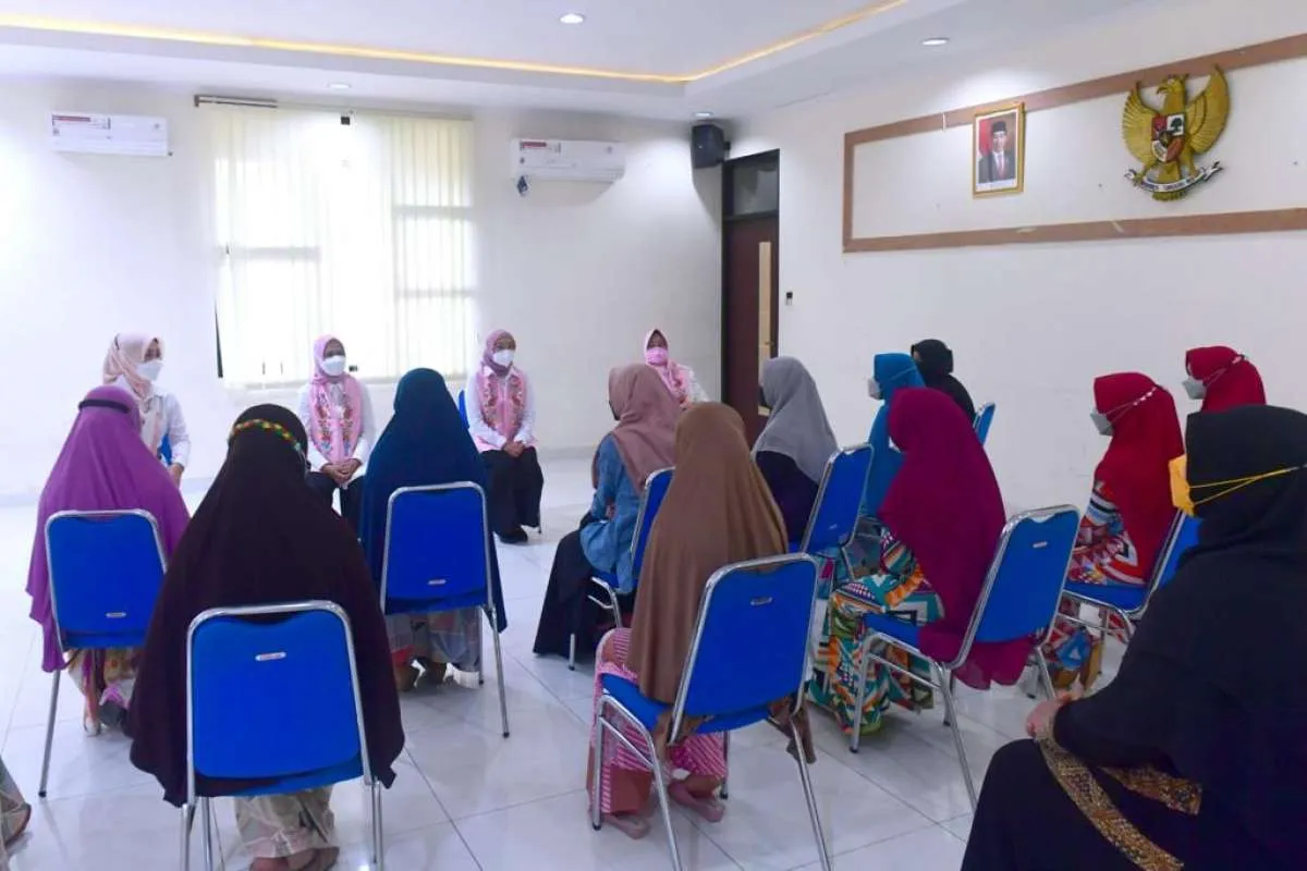 Temui Penyintas, Iriana Jokowi Minta Tindak Tegas Pelaku Asusila pada Anak